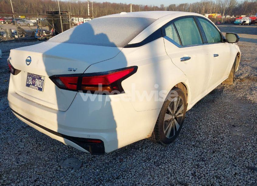 Photo 4 of 2021 Nissan Altima SV FWD (VIN 1N4BL4DV8MN408256)