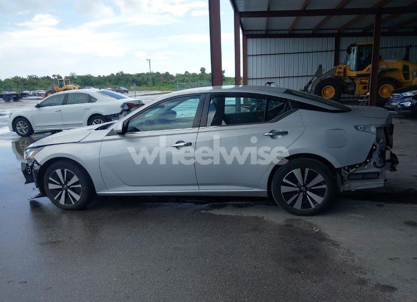 Photo 15 of 2022 Nissan Altima SV FWD (VIN 1N4BL4DV8NN305632)