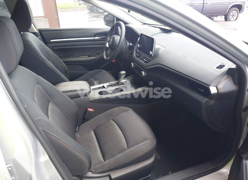 Photo 5 of 2022 Nissan Altima SV FWD (VIN 1N4BL4DV8NN305632)