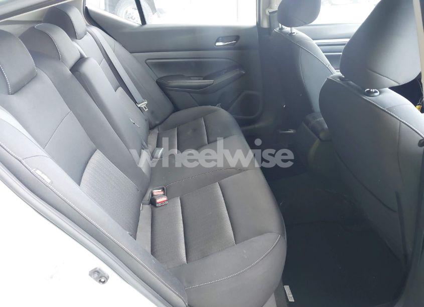 Photo 8 of 2022 Nissan Altima SV FWD (VIN 1N4BL4DV8NN305632)