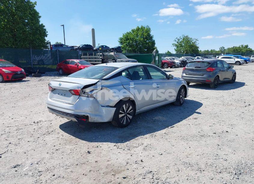 Photo 4 of 2022 Nissan Altima SV FWD (VIN 1N4BL4DV8NN308773)