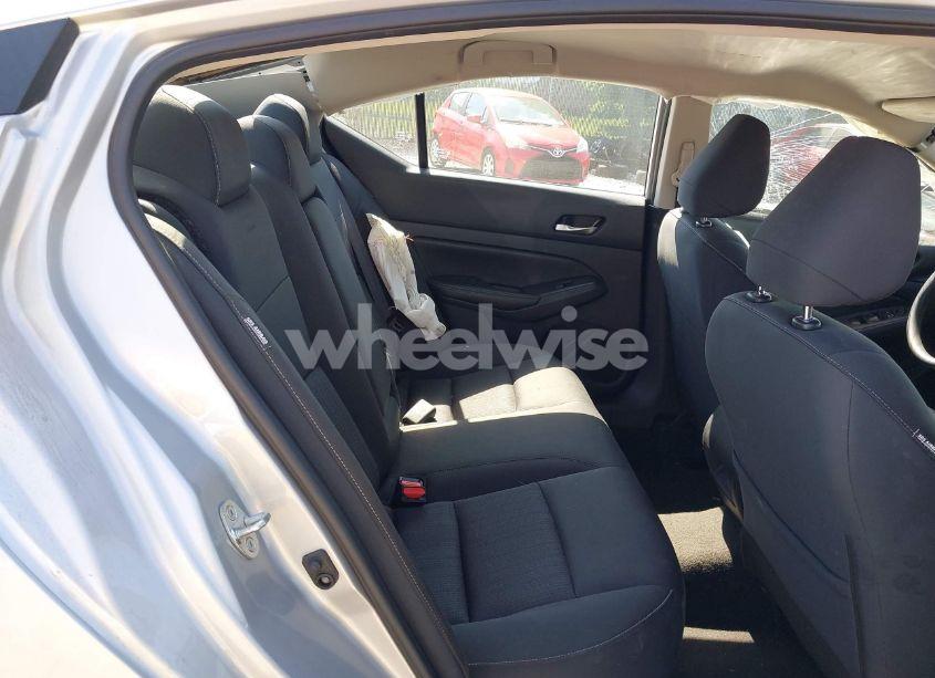 Photo 8 of 2022 Nissan Altima SV FWD (VIN 1N4BL4DV8NN308773)