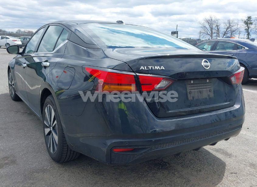 Photo 3 of 2022 Nissan Altima SV FWD (VIN 1N4BL4DV8NN318591)