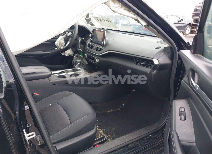 Photo 5 of 2022 Nissan Altima SV FWD (VIN 1N4BL4DV8NN318591)