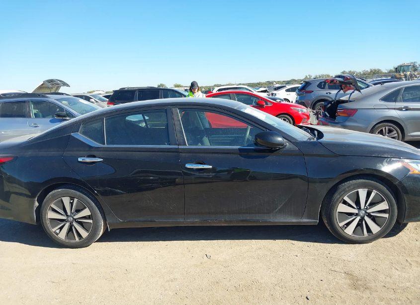 Photo 13 of 2022 Nissan Altima SV FWD (VIN 1N4BL4DV8NN366012)