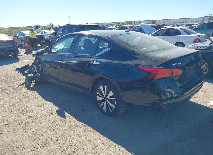 Photo 3 of 2022 Nissan Altima SV FWD (VIN 1N4BL4DV8NN366012)