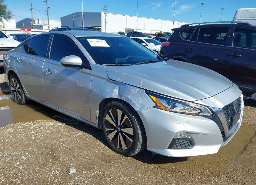 2022 Nissan Altima SV FWD (VIN 1N4BL4DV8NN371131) main photo