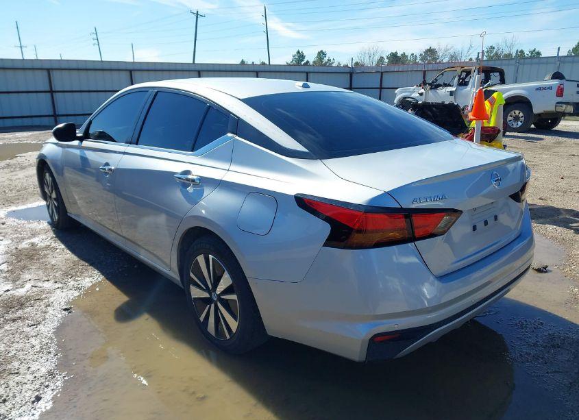 Photo 3 of 2022 Nissan Altima SV FWD (VIN 1N4BL4DV8NN371131)