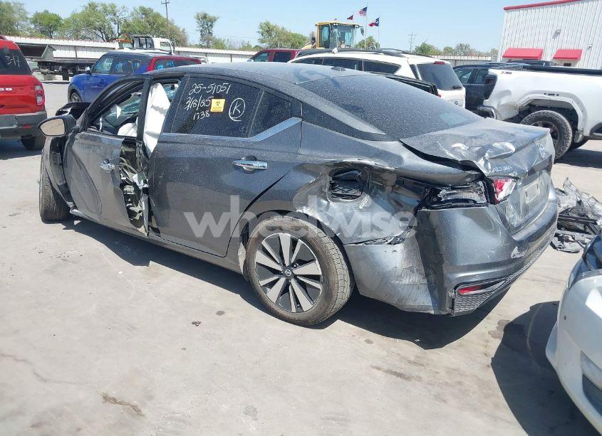 Photo 3 of 2022 Nissan Altima SV FWD (VIN 1N4BL4DV8NN381738)