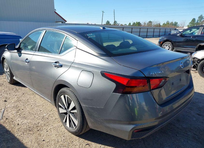 Photo 3 of 2022 Nissan Altima SV FWD (VIN 1N4BL4DV8NN384381)