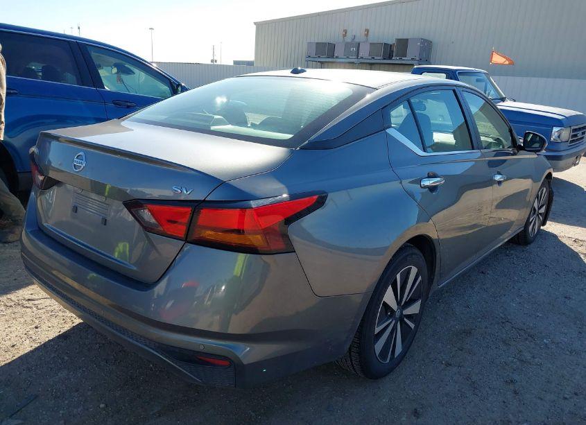 Photo 4 of 2022 Nissan Altima SV FWD (VIN 1N4BL4DV8NN384381)