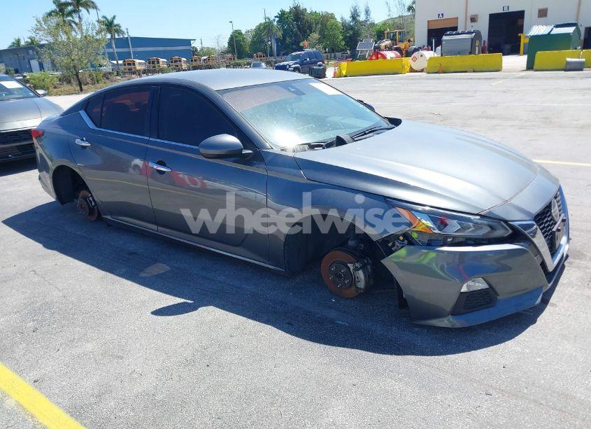 2022 Nissan Altima SV FWD (VIN 1N4BL4DV8NN388866) main photo