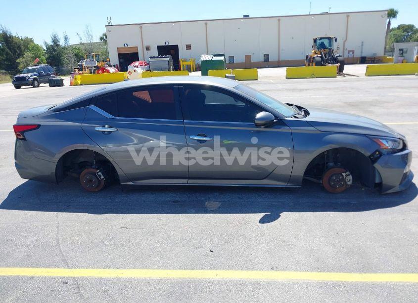 Photo 13 of 2022 Nissan Altima SV FWD (VIN 1N4BL4DV8NN388866)