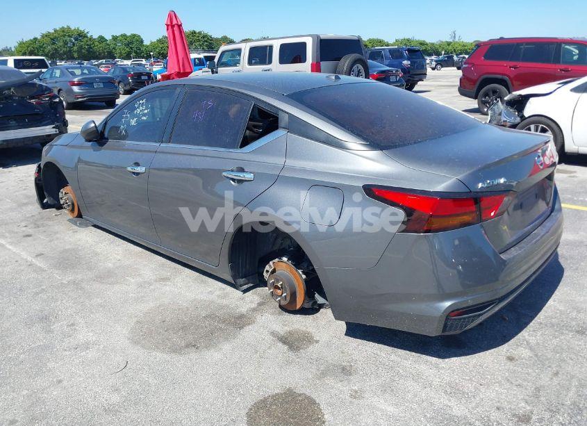 Photo 3 of 2022 Nissan Altima SV FWD (VIN 1N4BL4DV8NN388866)