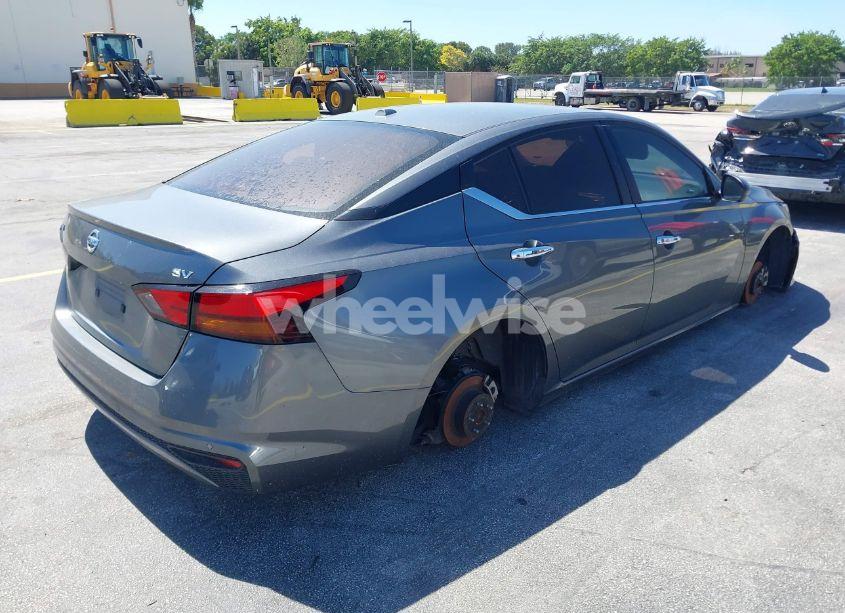 Photo 4 of 2022 Nissan Altima SV FWD (VIN 1N4BL4DV8NN388866)