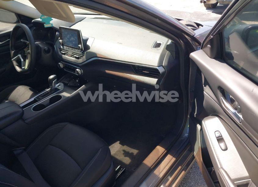 Photo 5 of 2022 Nissan Altima SV FWD (VIN 1N4BL4DV8NN388866)