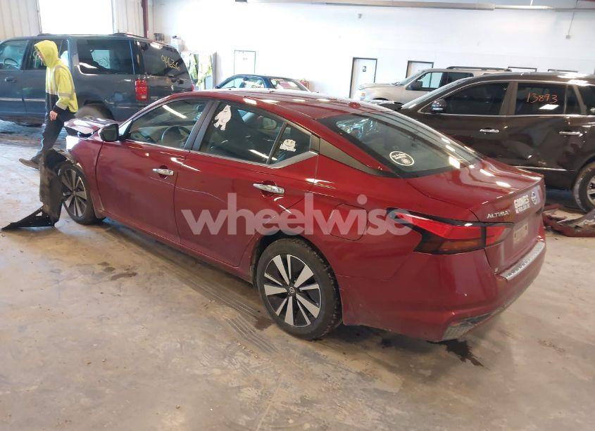 Photo 3 of 2022 Nissan Altima SV FWD (VIN 1N4BL4DV8NN417699)