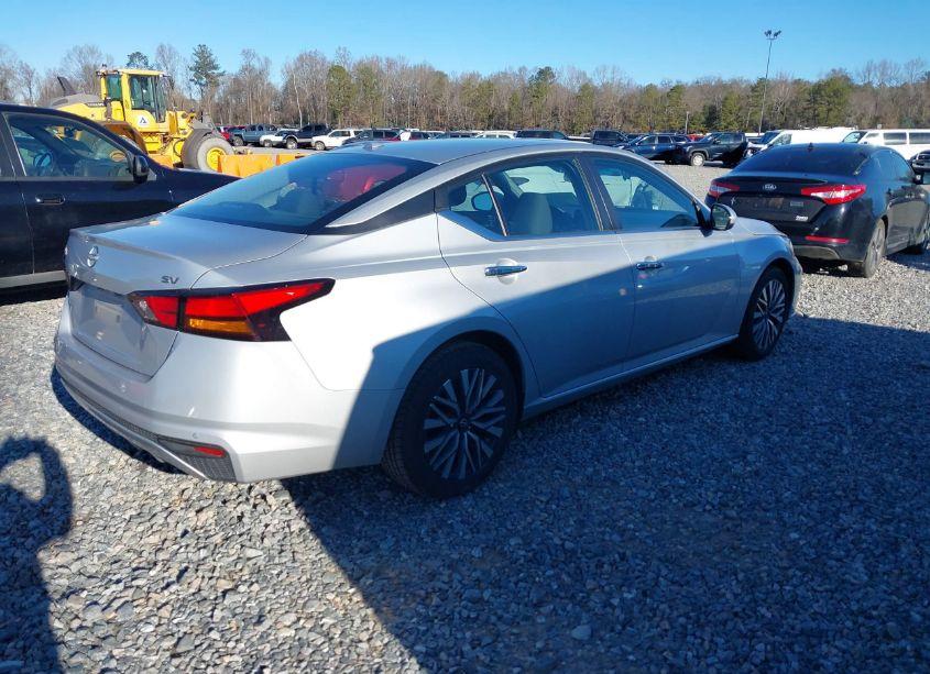 Photo 4 of 2023 Nissan Altima SV FWD (VIN 1N4BL4DV8PN337323)