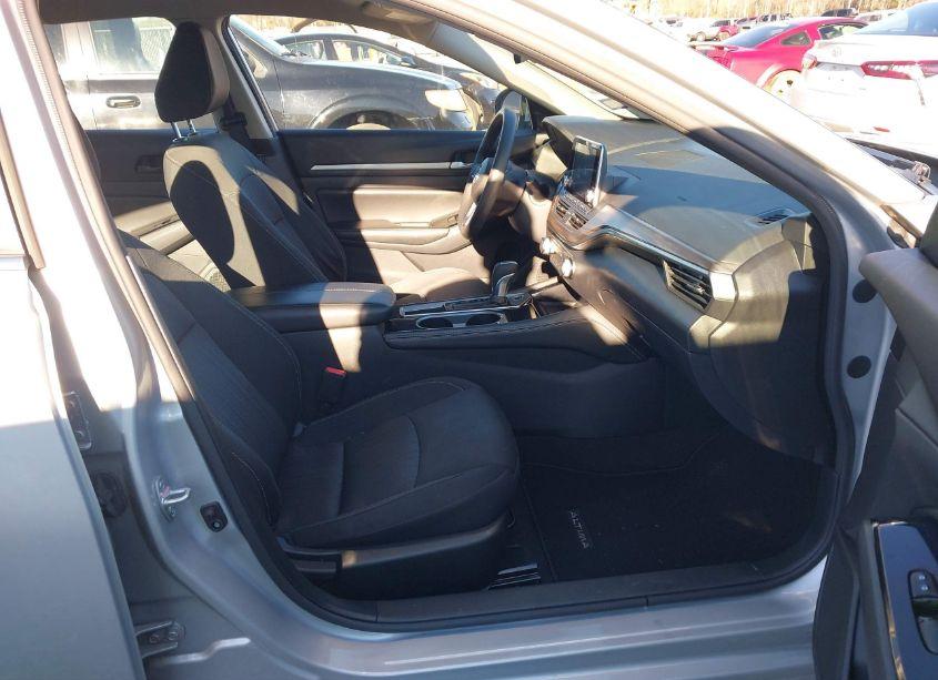 Photo 5 of 2023 Nissan Altima SV FWD (VIN 1N4BL4DV8PN337323)