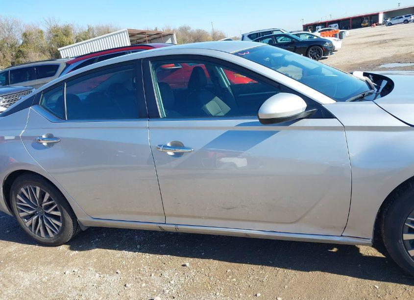 Photo 13 of 2023 Nissan Altima SV FWD (VIN 1N4BL4DV8PN364652)