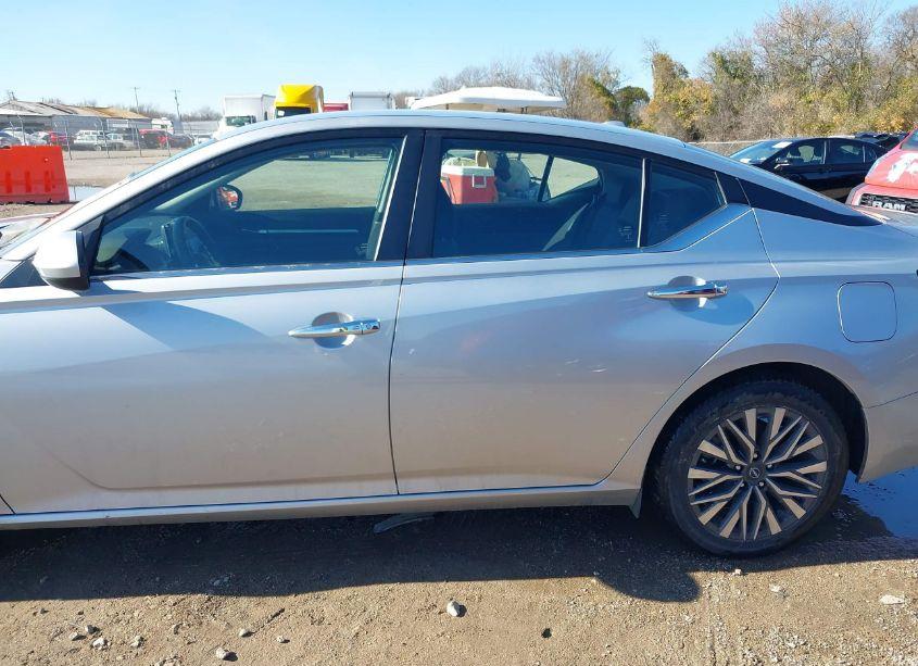 Photo 14 of 2023 Nissan Altima SV FWD (VIN 1N4BL4DV8PN364652)
