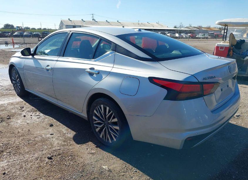 Photo 3 of 2023 Nissan Altima SV FWD (VIN 1N4BL4DV8PN364652)