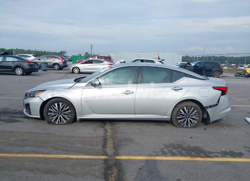 Photo 15 of 2023 Nissan Altima SV FWD (VIN 1N4BL4DV8PN379930)