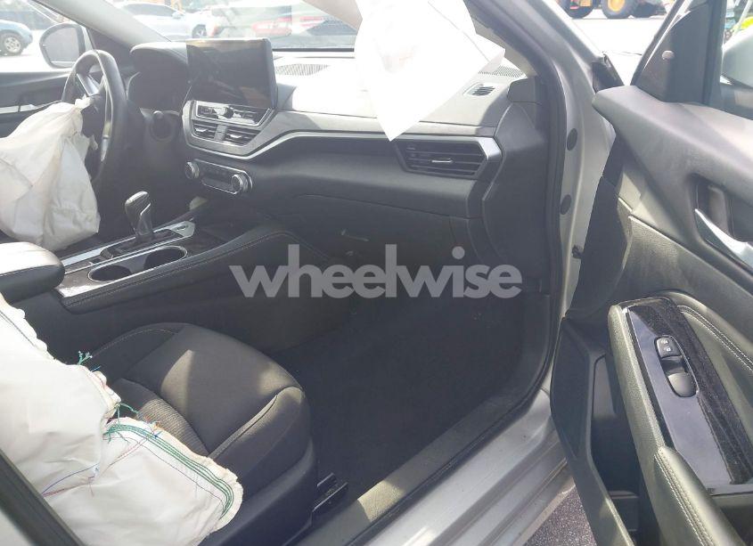 Photo 5 of 2023 Nissan Altima SV FWD (VIN 1N4BL4DV8PN379930)