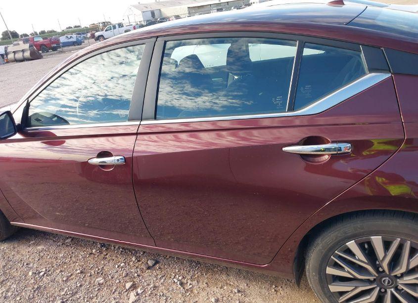 Photo 14 of 2023 Nissan Altima SV FWD (VIN 1N4BL4DV8PN383606)