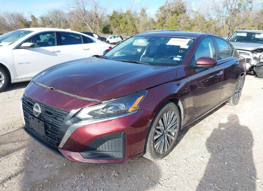 Photo 2 of 2023 Nissan Altima SV FWD (VIN 1N4BL4DV8PN383606)