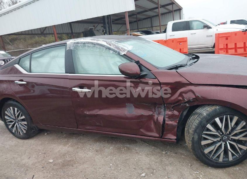 Photo 13 of 2023 Nissan Altima SV FWD (VIN 1N4BL4DV8PN384576)