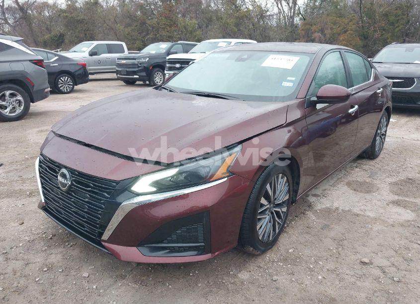 Photo 2 of 2023 Nissan Altima SV FWD (VIN 1N4BL4DV8PN384576)