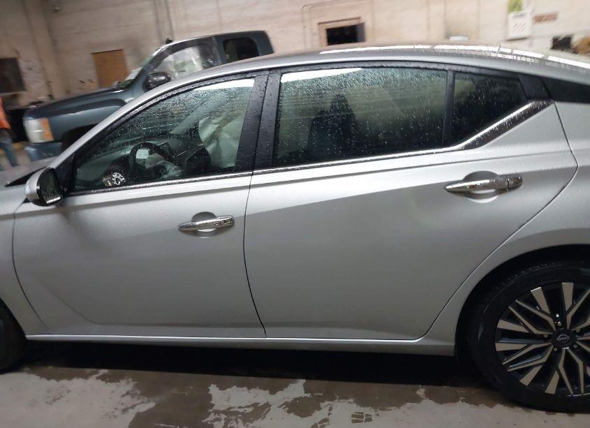 Photo 14 of 2023 Nissan Altima SV FWD (VIN 1N4BL4DV8PN385632)