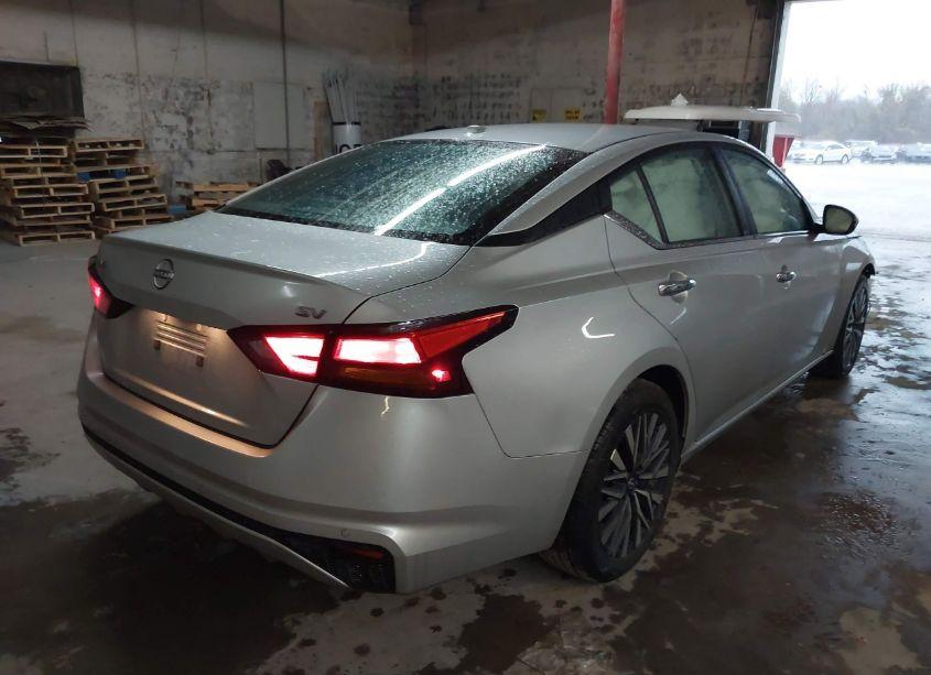Photo 4 of 2023 Nissan Altima SV FWD (VIN 1N4BL4DV8PN385632)