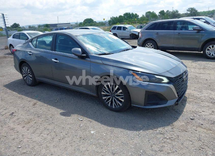 2023 Nissan Altima SV FWD (VIN 1N4BL4DV8PN390751) main photo