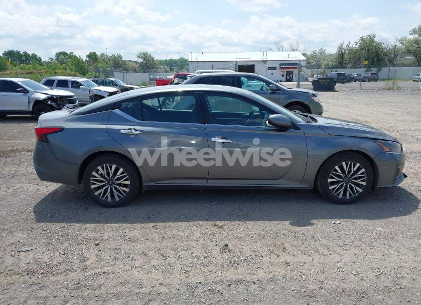Photo 13 of 2023 Nissan Altima SV FWD (VIN 1N4BL4DV8PN390751)