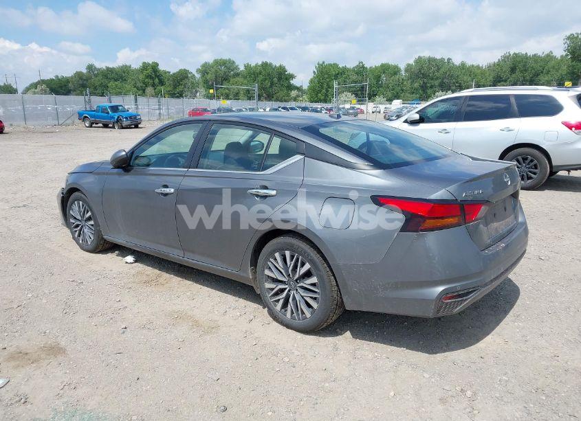 Photo 3 of 2023 Nissan Altima SV FWD (VIN 1N4BL4DV8PN390751)