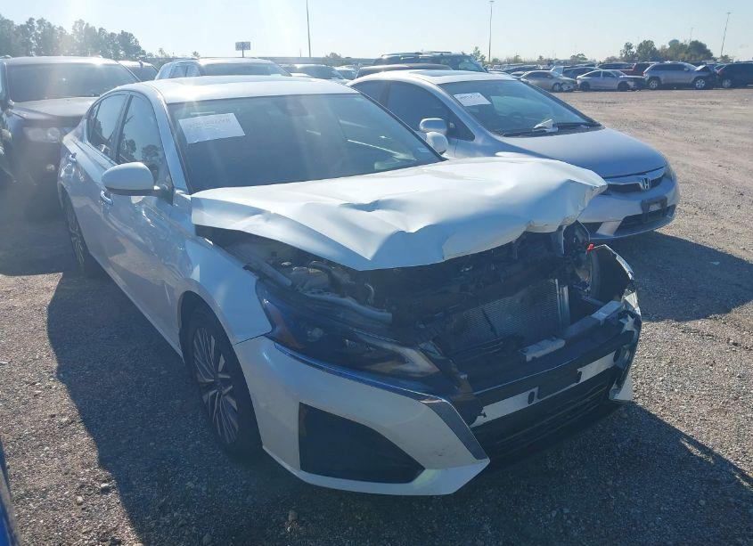 2023 Nissan Altima SV FWD (VIN 1N4BL4DV8PN423876) main photo