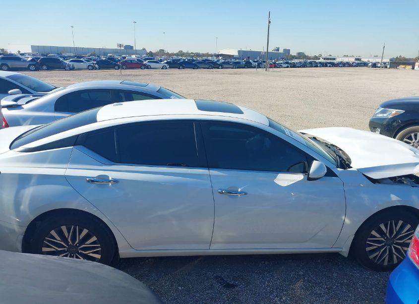 Photo 12 of 2023 Nissan Altima SV FWD (VIN 1N4BL4DV8PN423876)