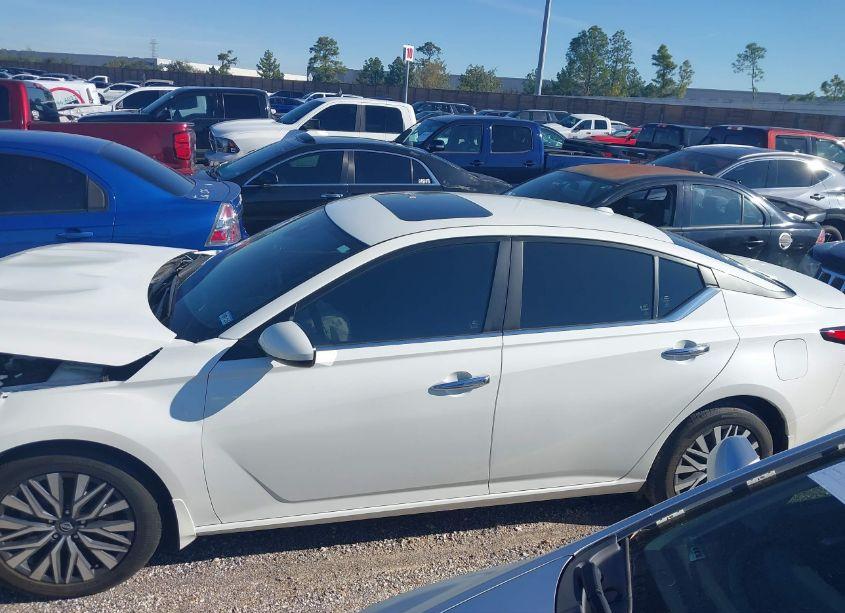 Photo 13 of 2023 Nissan Altima SV FWD (VIN 1N4BL4DV8PN423876)