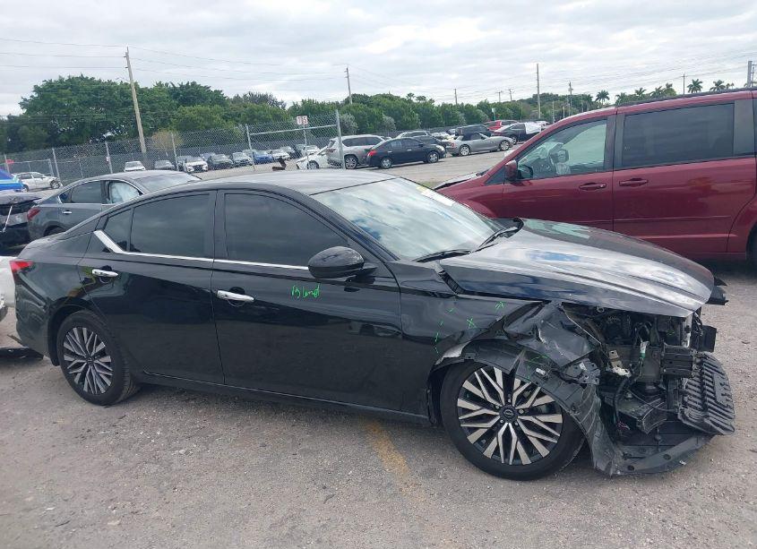 Photo 13 of 2023 Nissan Altima SV FWD (VIN 1N4BL4DV8PN424185)