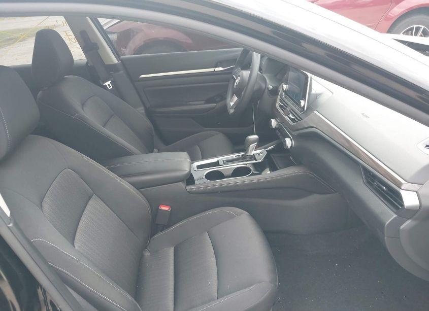 Photo 5 of 2023 Nissan Altima SV FWD (VIN 1N4BL4DV8PN424185)