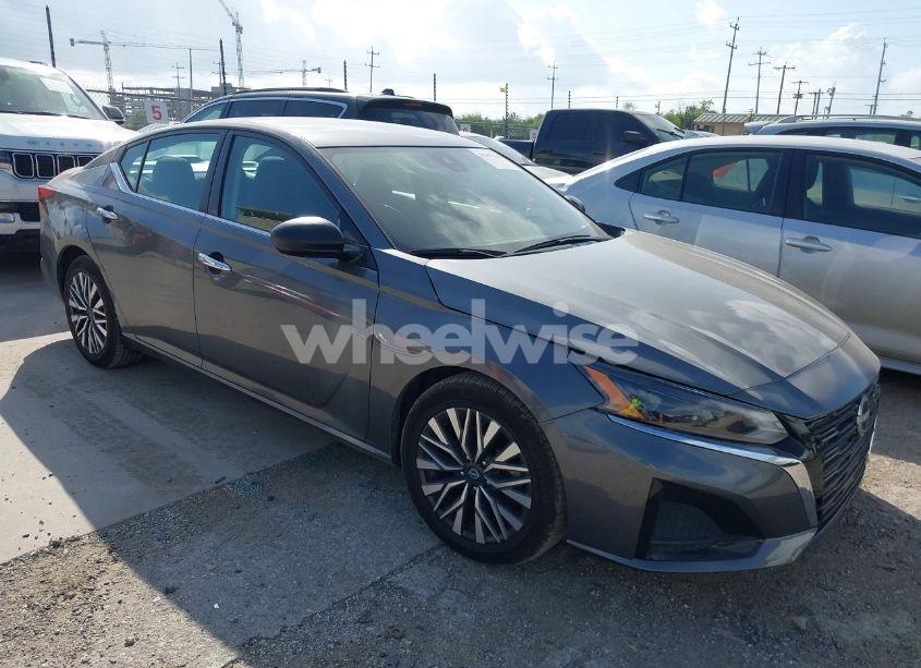 2024 Nissan Altima SV FWD (VIN 1N4BL4DV8RN318659) main photo