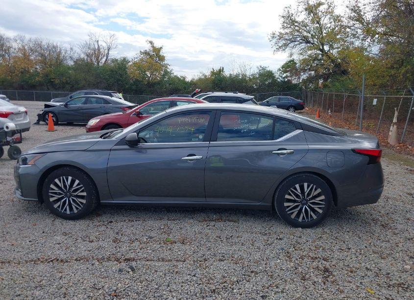 Photo 14 of 2024 Nissan Altima SV FWD (VIN 1N4BL4DV8RN354769)