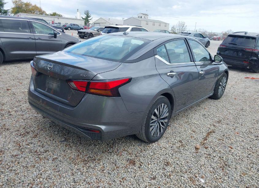 Photo 4 of 2024 Nissan Altima SV FWD (VIN 1N4BL4DV8RN354769)