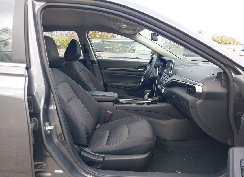 Photo 5 of 2024 Nissan Altima SV FWD (VIN 1N4BL4DV8RN354769)