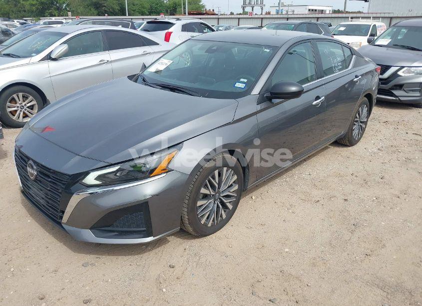 Photo 2 of 2024 Nissan Altima SV FWD (VIN 1N4BL4DV8RN370955)