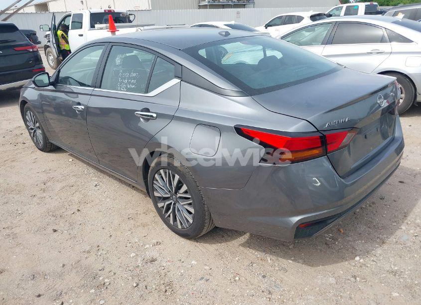 Photo 3 of 2024 Nissan Altima SV FWD (VIN 1N4BL4DV8RN370955)