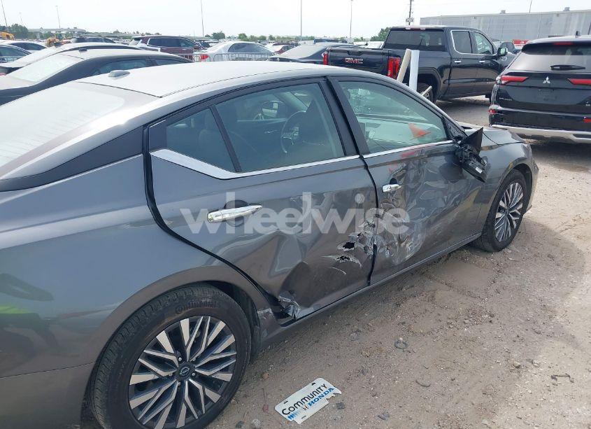 Photo 6 of 2024 Nissan Altima SV FWD (VIN 1N4BL4DV8RN370955)