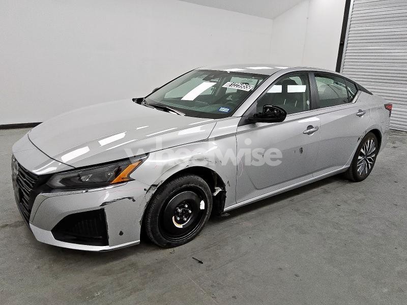 Photo 3 of 2024 NISSAN ALTIMA SV (VIN 1N4BL4DV8RN389781)